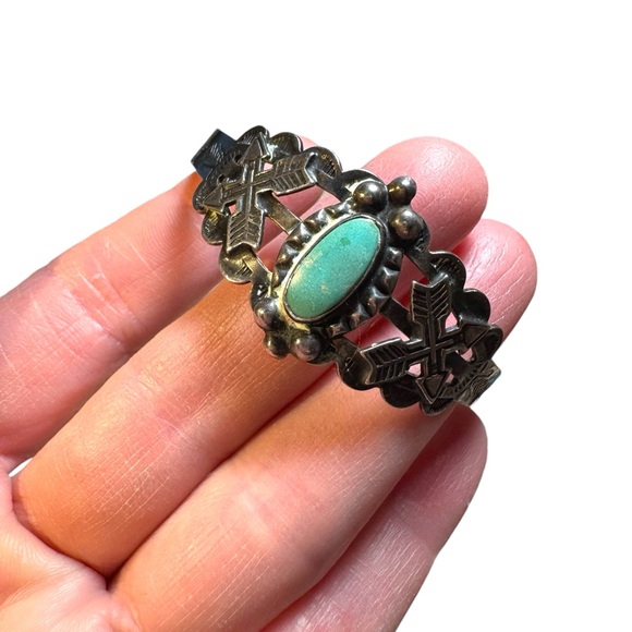 Vintage coin silver Navajo southwestern turquoise etched cuff bracelet - Picture 7 of 10